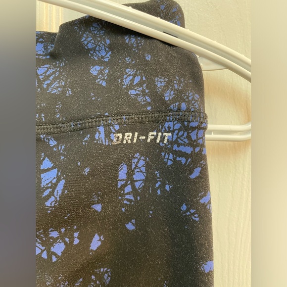 Nike Dri Fit Legging - Picture 4 of 5